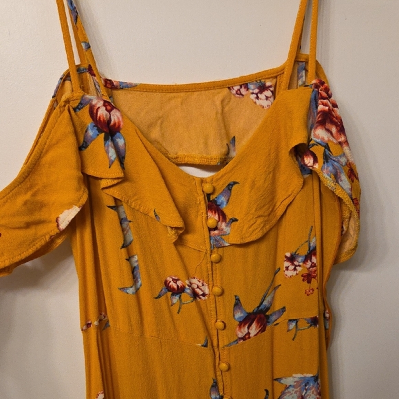 Xhilaration Dresses & Skirts - Xhilaration Boho Cold Shoulder Midi Dress with Slit - Size Medium
​Description